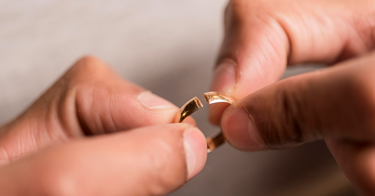 jewelry-repair-how-to-avoid