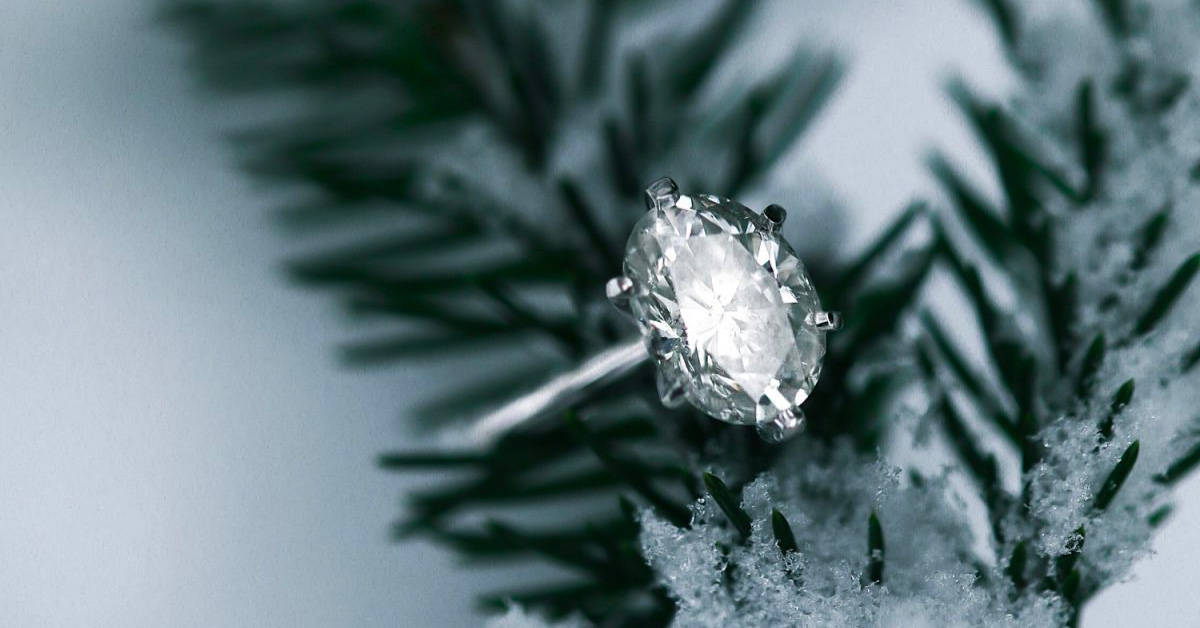 5-dangers-that-threaten-your-jewelry-in-winter