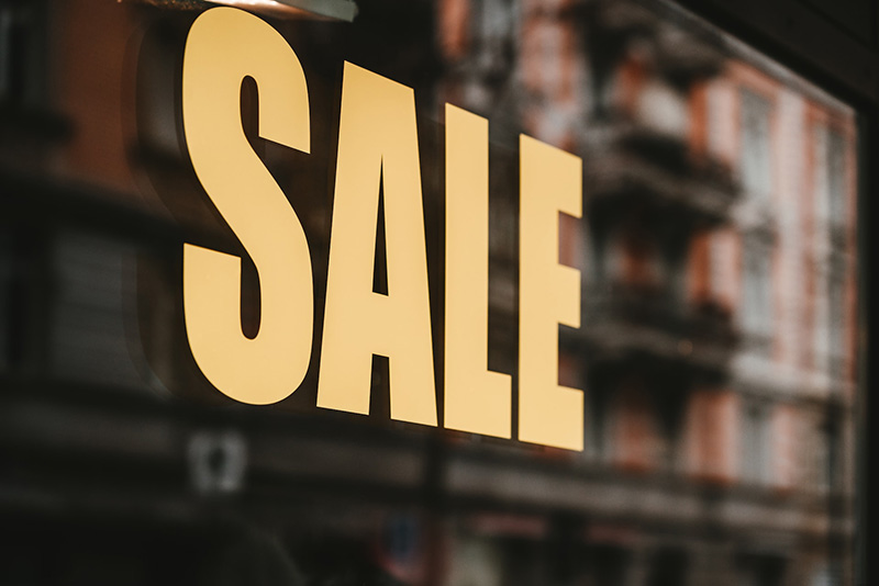 розпродаж ювелірних виробів з діамантами